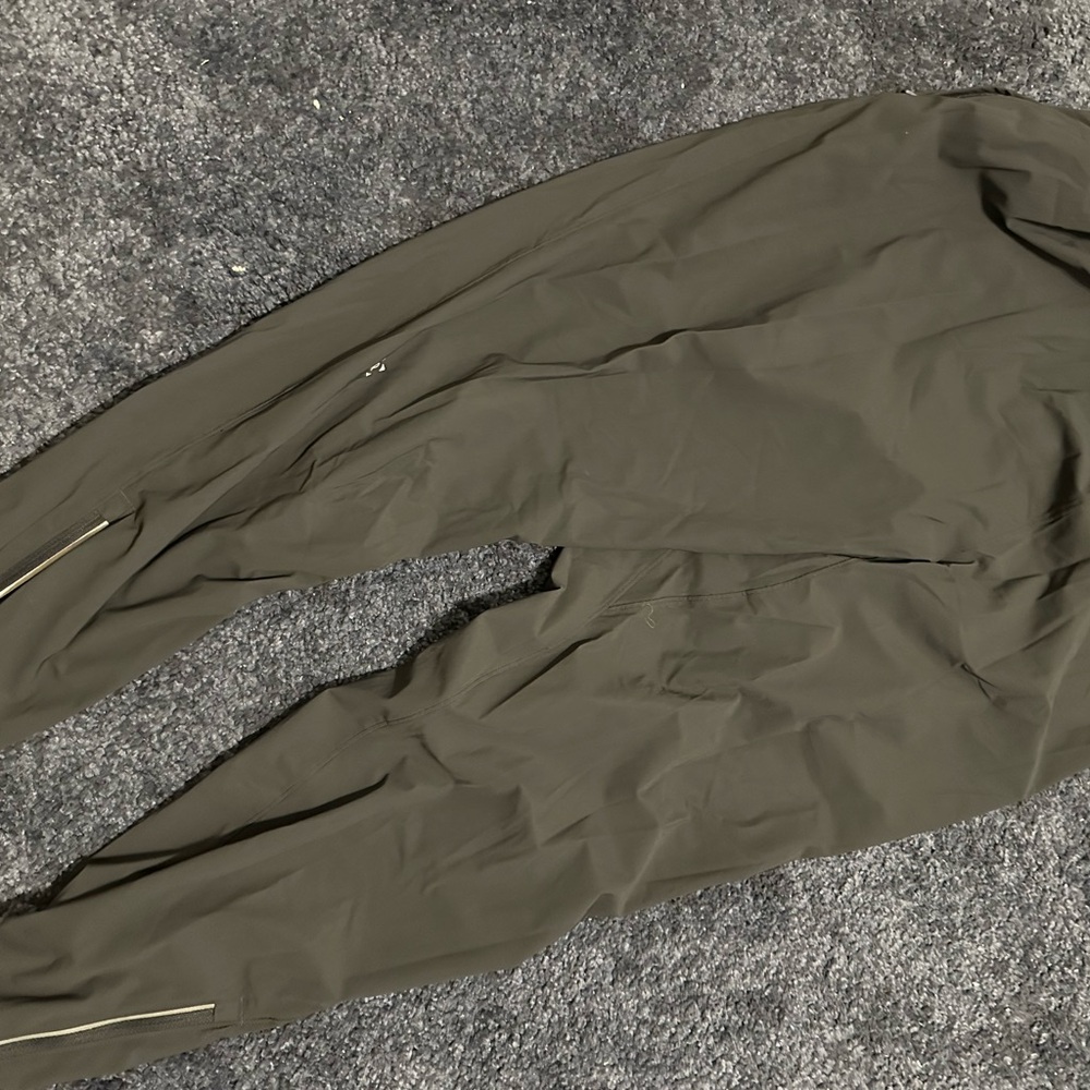 Lulumenon men’s surge joggers